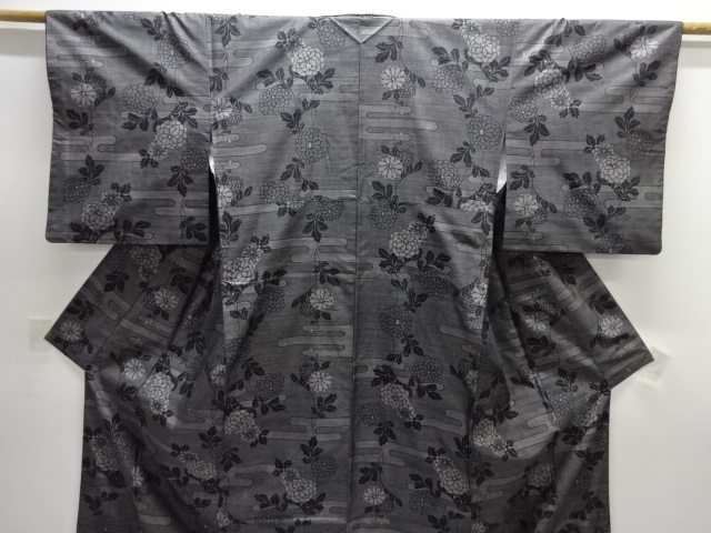  ヱ霞に菊模様織出し本場泥大島紬着物（9マルキ）